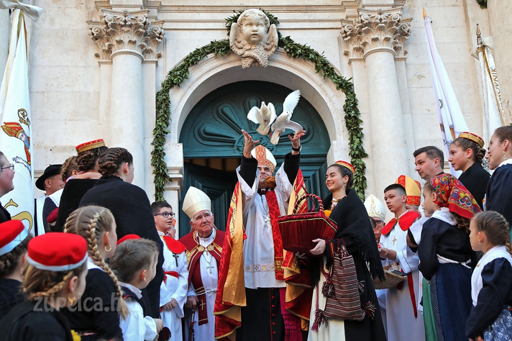 Kandelora - Otvaranje 1054. Feste svetog Vlaha ispred Parčeve crkve u 15.30 sati