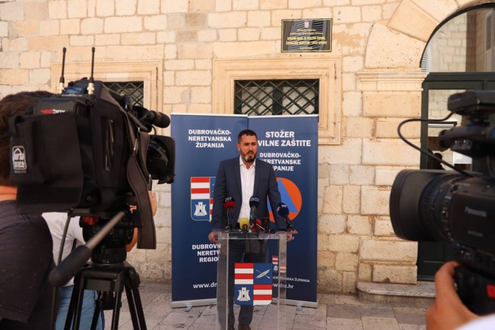 Mjere ograničavanja okupljanja većeg broja ljudi u DNŽ produljuju se do 1. studenog