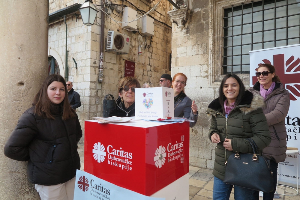 Karitativni dio Feste: Za Caritasovu akciju "Serviram as za novi start" prikupljeno 5251,50 kuna