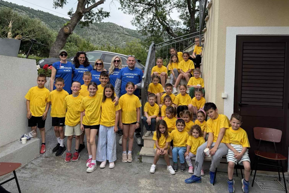 Misa zahvalnica za papu Lava XIV i proslava Majčinog dana u župi Postranje (FOTO)