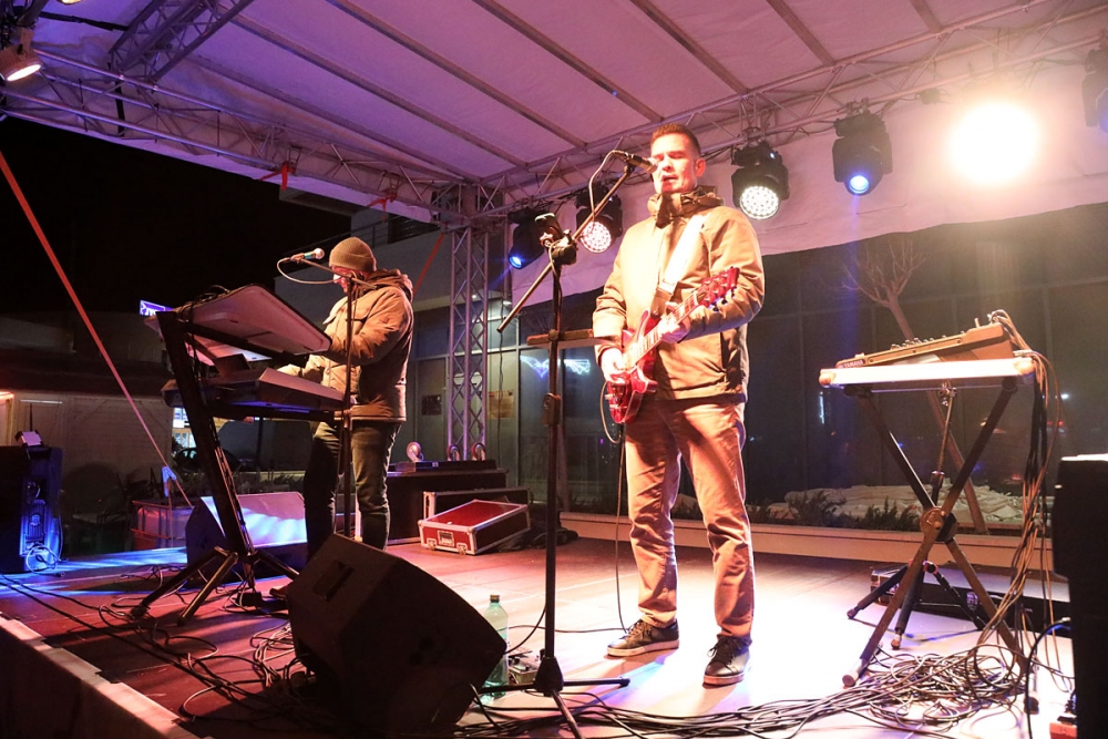 Večeras zabava na igrali&scaron;tu nove &scaron;kole na Mljekari, zabavljat će vas Matko i Brane