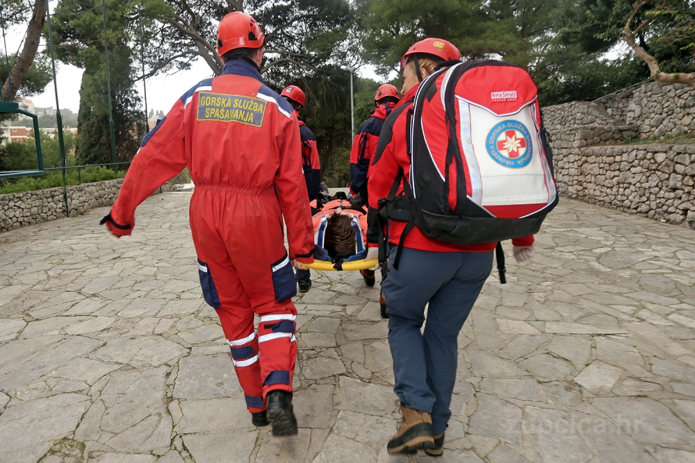 HGSS Dubrovnik; Na području kupali&scaron;ta Mala Buža vježba spa&scaron;avanja na Dubrovačkim zidinama