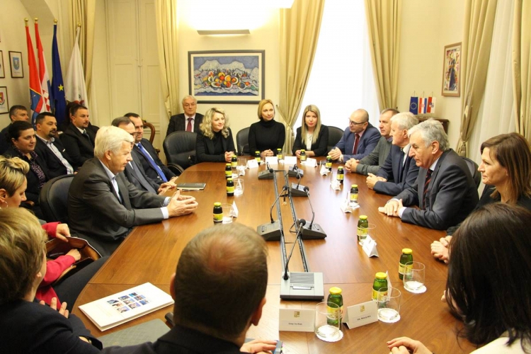 Sastanak s izaslanstvom Vukovarsko-srijemske županije o boljoj gospodarskoj suradnji