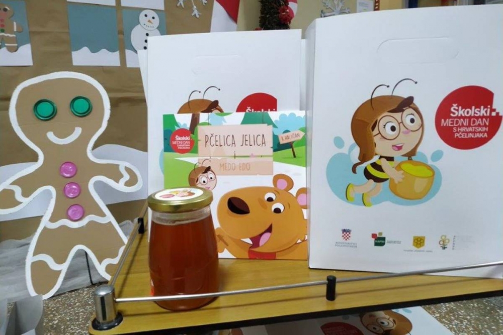 Medni dan; Prva&scaron;ićima diljem županije staklenka meda hrvatskih pčelara i prigodna slikovnica