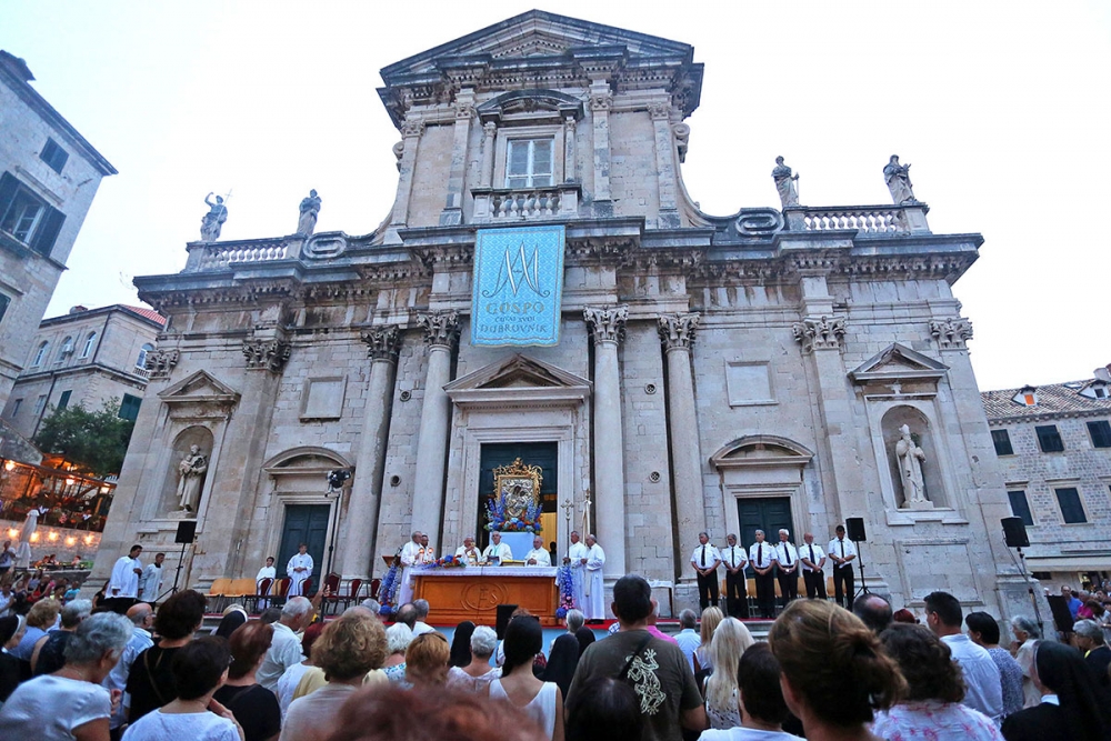 Proslava za&scaron;titnice dubrovačke katedrale Gospe Velike, svečano pontifikalno misno slavlje u 19 sati