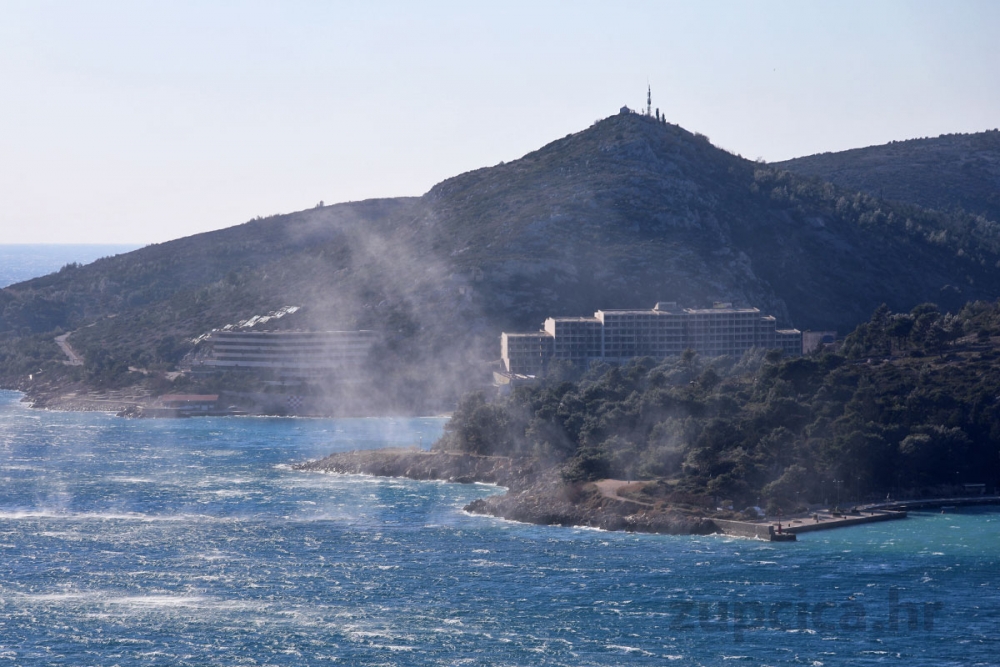 DHMZ za sutra izdao crveno upozorenje za na&scaron;e područje; Vrlo jaka i olujna bura i tramontana