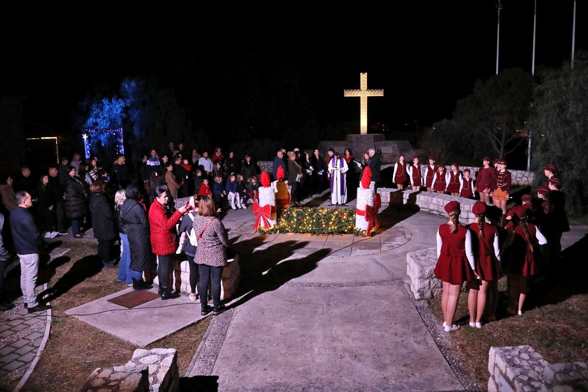 Advent u Mandaljeni; Paljenje druge svijeće, program uz KUD Marko Marojica i mali crkveni zbor Kristovi slavuji