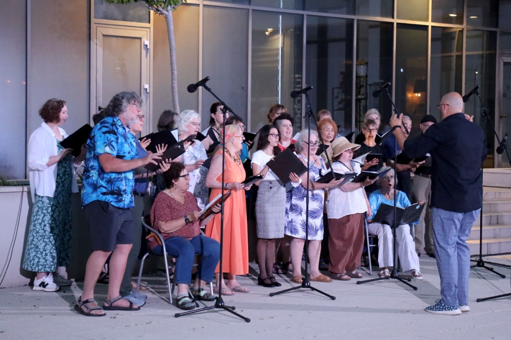 Župsko ljeto; Nastup zbora Sno-King Community Chorale, USA  u Srebrenom (VIDEO)