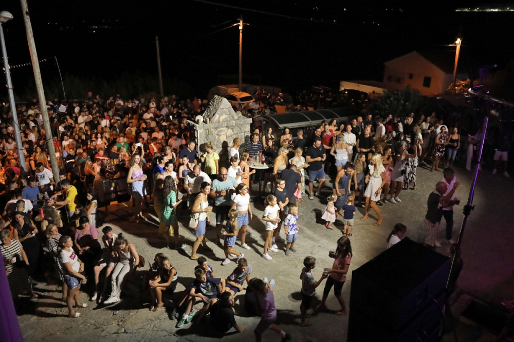 Župsko ljeto u prvom djelu kolovoza; Kino na otvorenom u Striježicama, Matko i Brane na Veliku Gospu