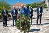 Izaslanstvo HDZ-a predvođeno ministrom Brankom Bačićem položilo vijenac na Spomen obilježju u Mandaljeni