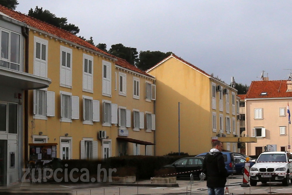 Danas preventivno testiranje odgojiteljica i drugih djelatnica iz skupina vrtića u zgradi "stare Općine"