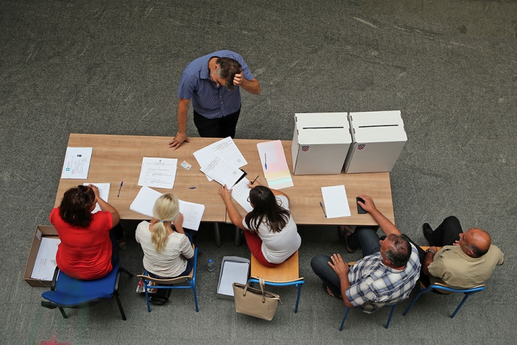 Danas izlazimo na sedme predsjedničke izbore, birali&scaron;ta otvorena do 19 sati