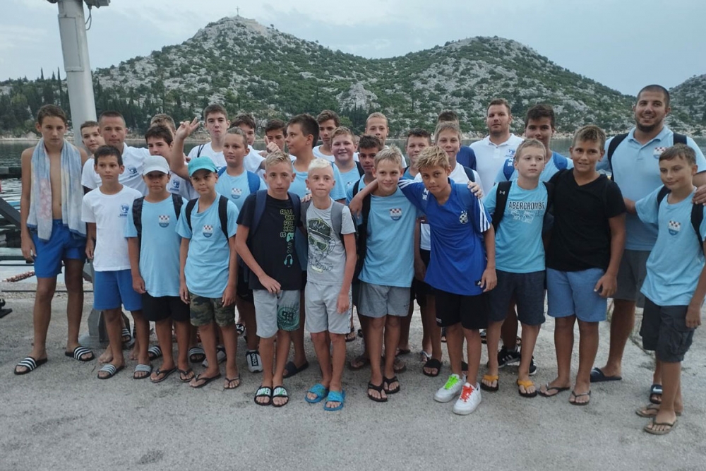 Nade Gusara u prijateljskoj utakmici na plivali&scaron;tu u Rogotinu pobijedile domaćina 11:7