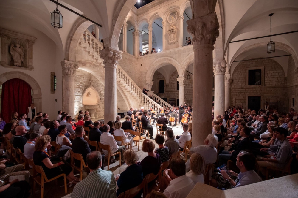 Velika glazbena imena u Dubrovniku, na Igre stižu Schiff, Altstaedt, Emelyanychev i Pritchin, Bar&aacute;ti te Camerata RCO