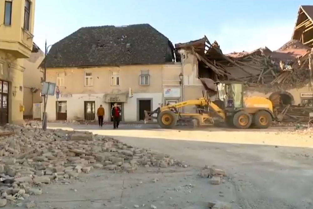 Stra&scaron;an potres magnitude 6,2 razorio Petrinju i Sisak, ponovo &scaron;tete i u Zagrebu, nažalost ima i poginulih