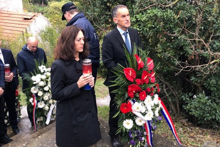 U Komolcu i na Strinčijeri obilježena 28. obljetnica pogibije 14 hrvatskih branitelja