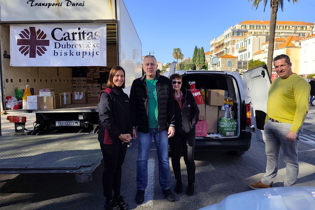 Zavr&scaron;ila 19. akcija &bdquo;Podijelimo radost Božića&ldquo;, ove godine prikupljeno 336 paketa pomoći