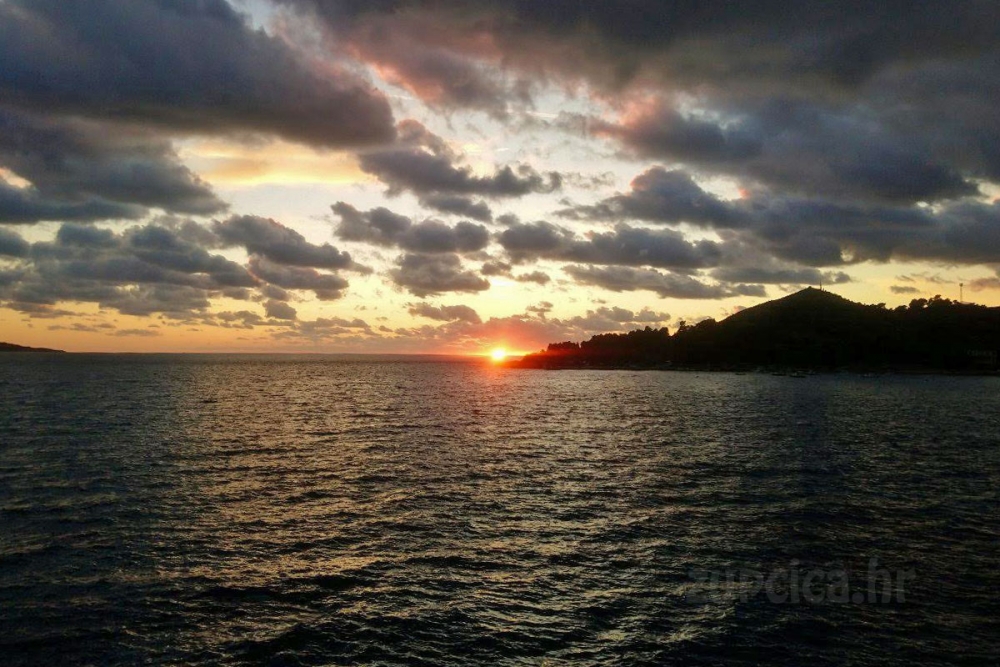 Nazdravlje Vam Stara godina!  2025. ćemo pamtit po promjeni općinske vlasti, ru&scaron;enju Kupara....