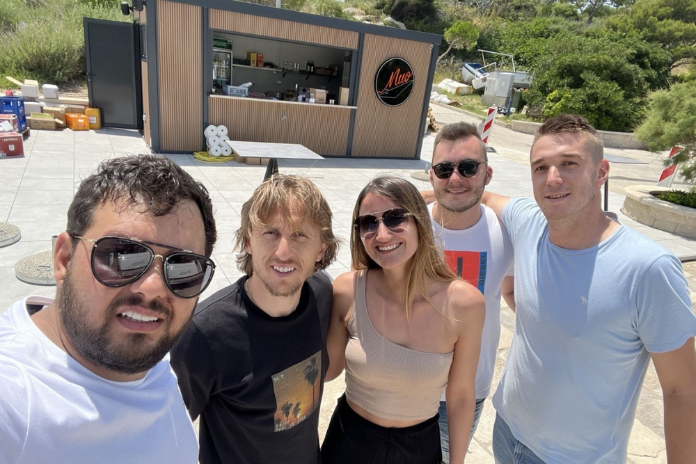 Luka Modrić nakratko je boravio u Župi, ukrcao se na jahtu na mulu u Srebrenom