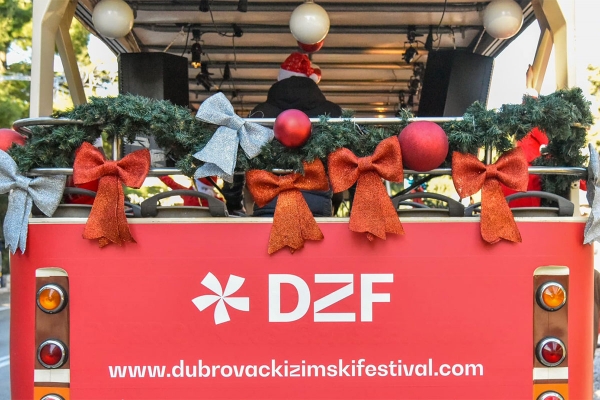 Potpisani ugovori sa zakupcima ugostiteljskih kućica u okviru Dubrovačkog zimskog festivala 2025.