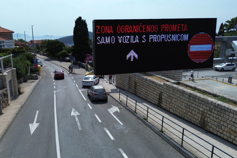 Jedna auto-taxi tvrtka 61 put neovla&scaron;teno u&scaron;la u zonu posebnog prometnog režima, biti će kažnjena s 96.380,00 eura