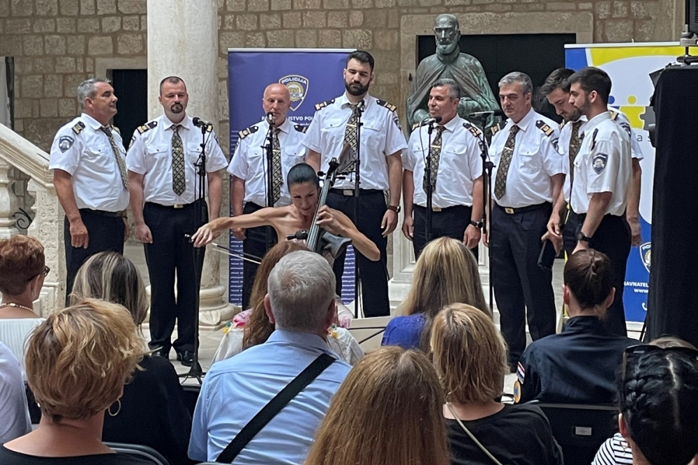 &ldquo;Od strahote do ljepote&rdquo; film o nastanku glazbala od dijelova dragovoljno predanog oružja