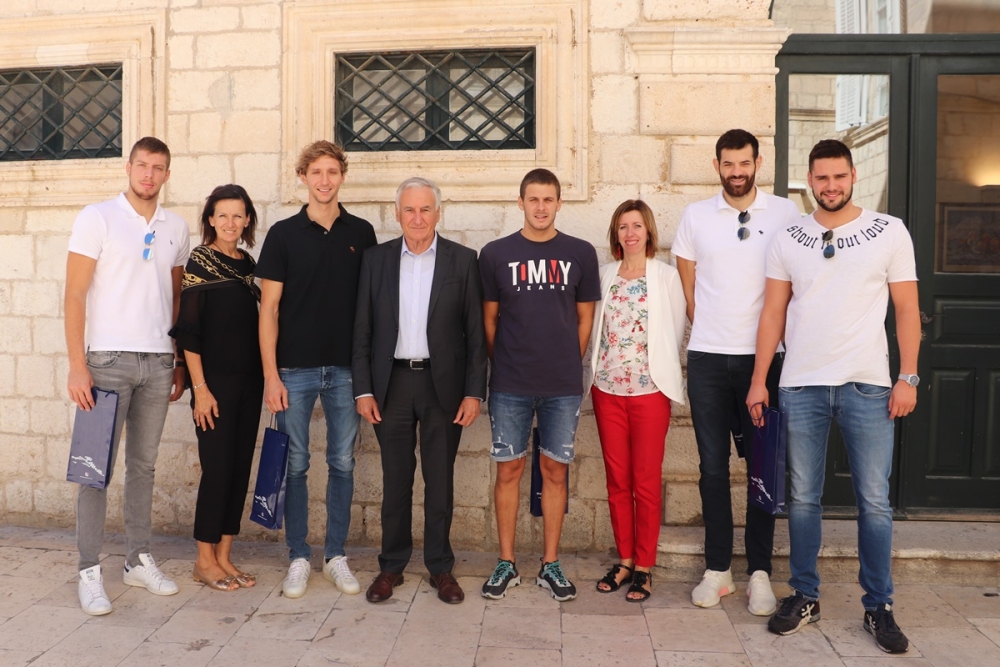 Župan primio zlatne dubrovačke vaterpoliste, prvake s Europskog prvenstva u Splitu