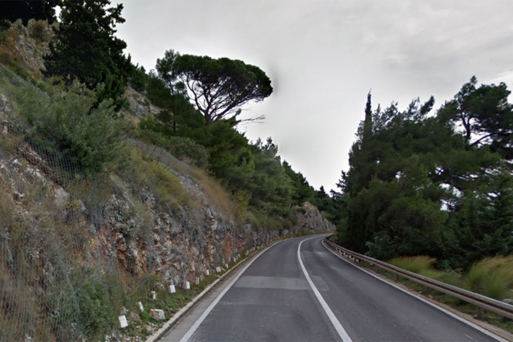 Opasnost od odrona; Hrvatske ceste zatvorile magistralu povi&scaron;e Grada, vozi se obilazno preko Brgata