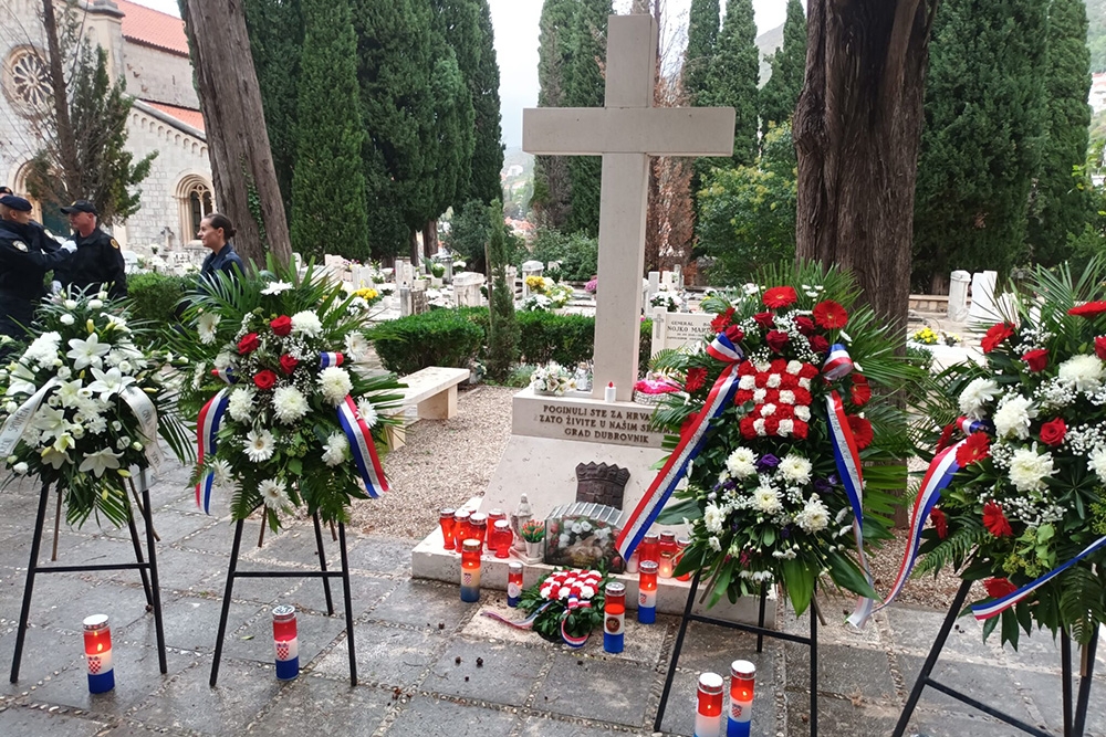 Povodom blagdana Svih svetih položeni vijenci na Boninovu i Domobranskom groblju
