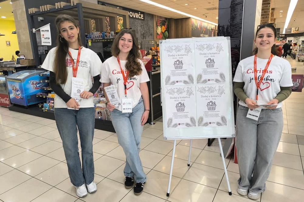 U Caritasovoj akciji &ldquo;Dodaj u ko&scaron;aricu&rdquo; prikupljeno 3.248 proizvoda za potrebite