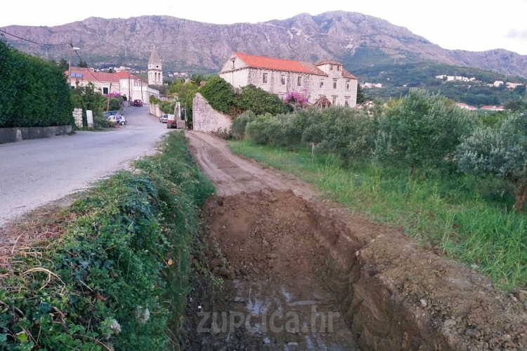 Narednih dana radovi zavr&scaron;nog niveliranja i asfaltiranje kolnika na LC 69050 u Mandaljeni