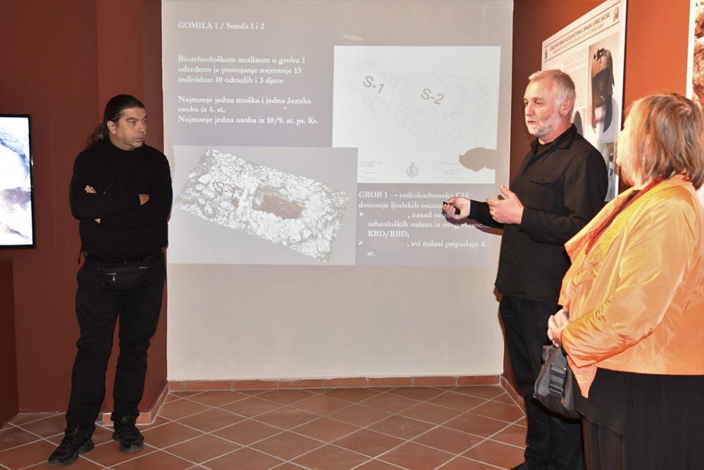 Izložba Domagoja Perkića &bdquo;Ilirska kaciga iz Zakotorca&ldquo; gostuje u Gradskom muzeju Korčula