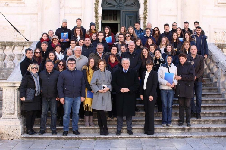 Svečano potpisani ugovori o stipendijama Županije za učenike i studente