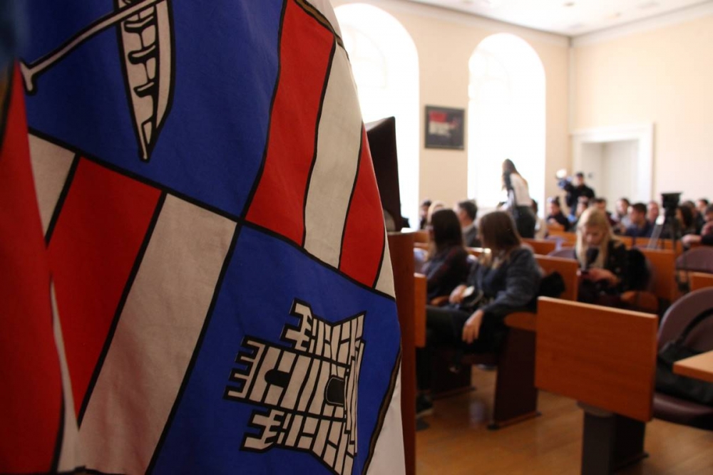 Županija raspisala natječaje za stipendije za darovite i učenike i studente koji se obrazuju za deficitarna zanimanja