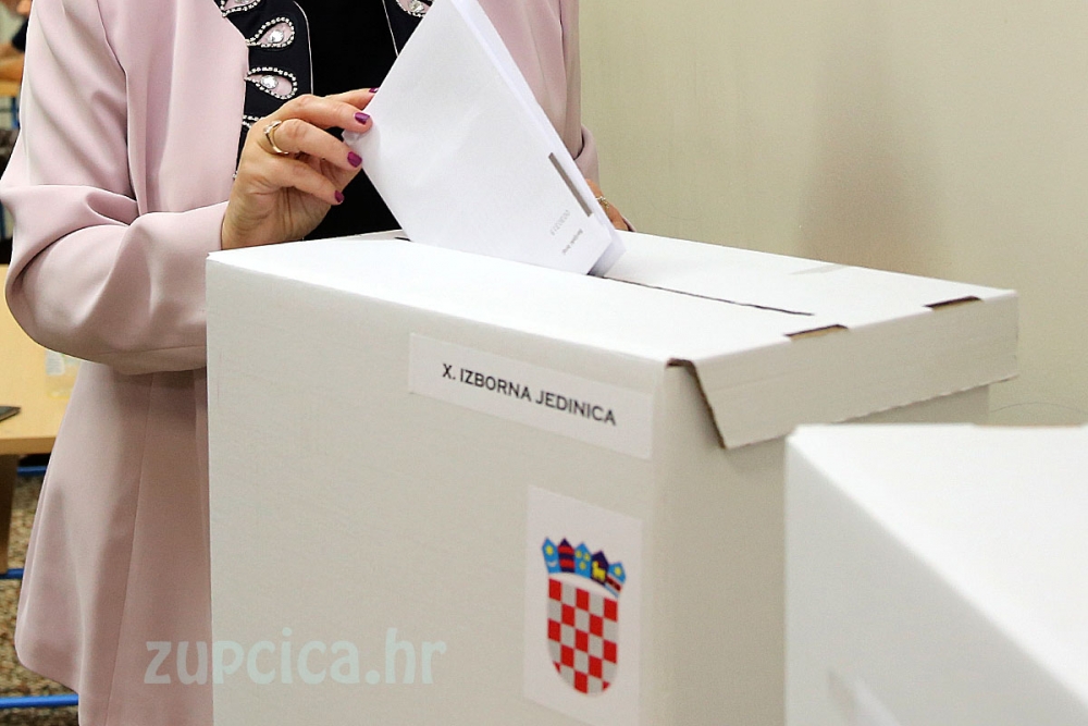 Privremeni neslužbeni rezultati; HDZ 66 mandata, Restart koalicija 41, Domovinski pokret 16, Most 8