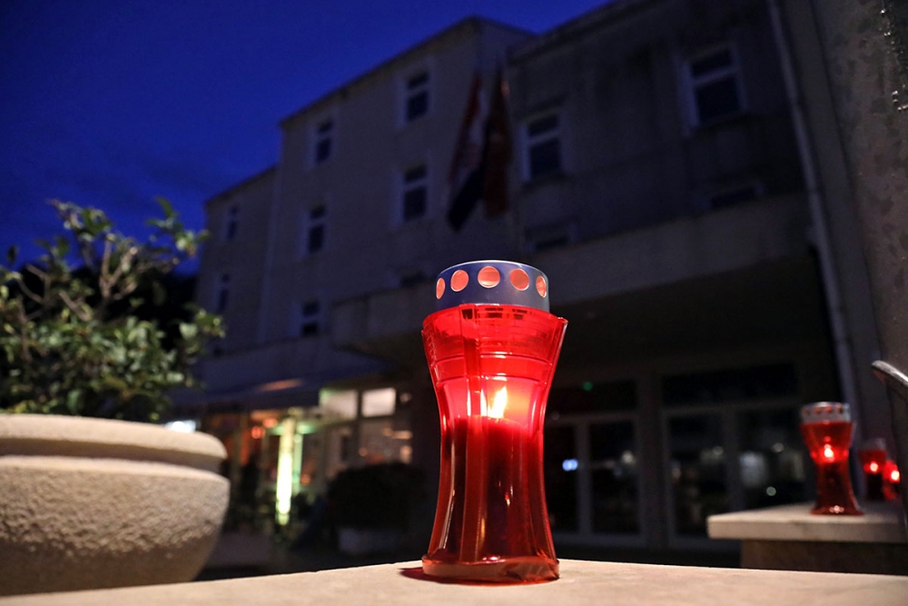 &quot;Vukovar svijetli&quot; - Župljani i ove godine paljenjem svijeća odaju počast žrtvi Grada heroja (FOTO)