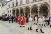 Biskup Glasnović predvodi obred blagoslova maslinovih i palminih grančica ispred crkve sv. Vlaha