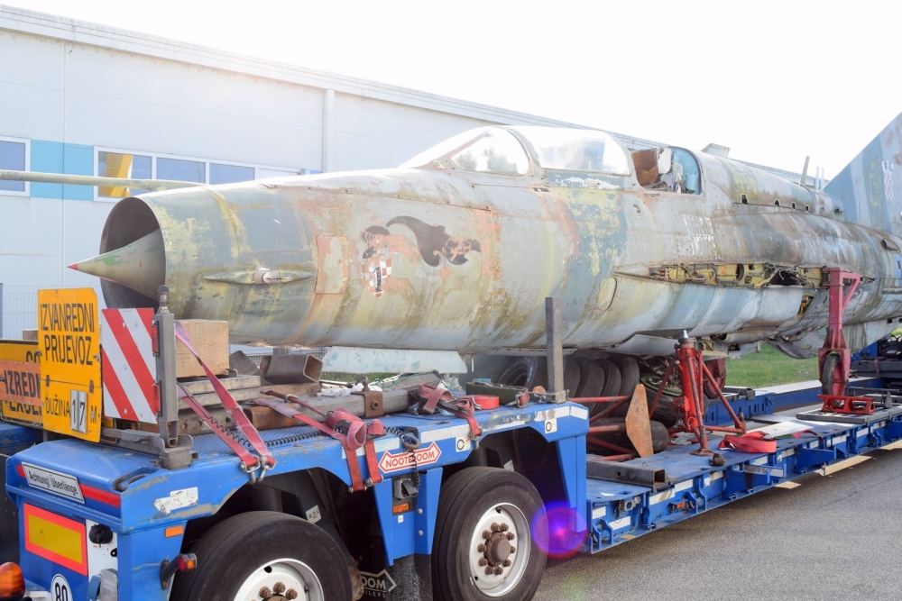 Započela restauracija MiG-a koji će biti postavljen na Srđu kao trajni izložbeni eksponat