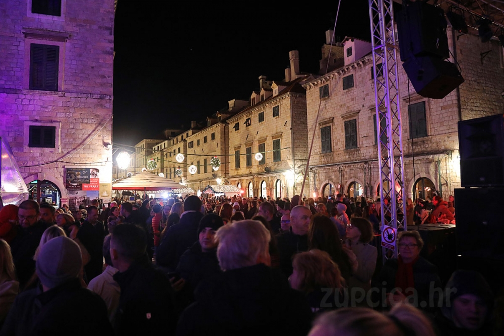 U petak, 6. prosinca od 17 sati zatvoren promet oko Grada, za dolazak na koncert koristite besplatan javni gradski prijevoz
