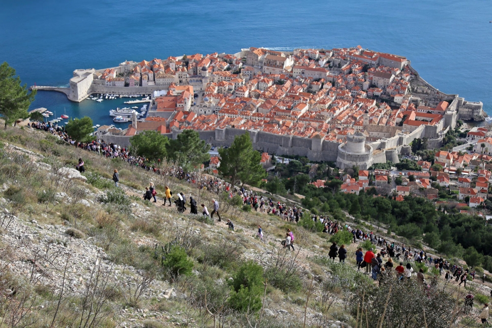 U nedjelju 22. ožujka Korizmeni križni put padinama Srđa