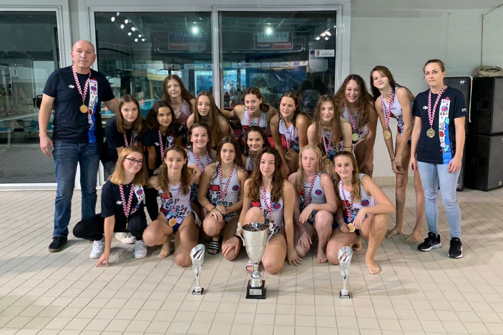 &Scaron;est mladih župskih vaterpolistica sa ŽVK Jugom osvojile kadetsko prvenstvo Hrvatske (FOTO)