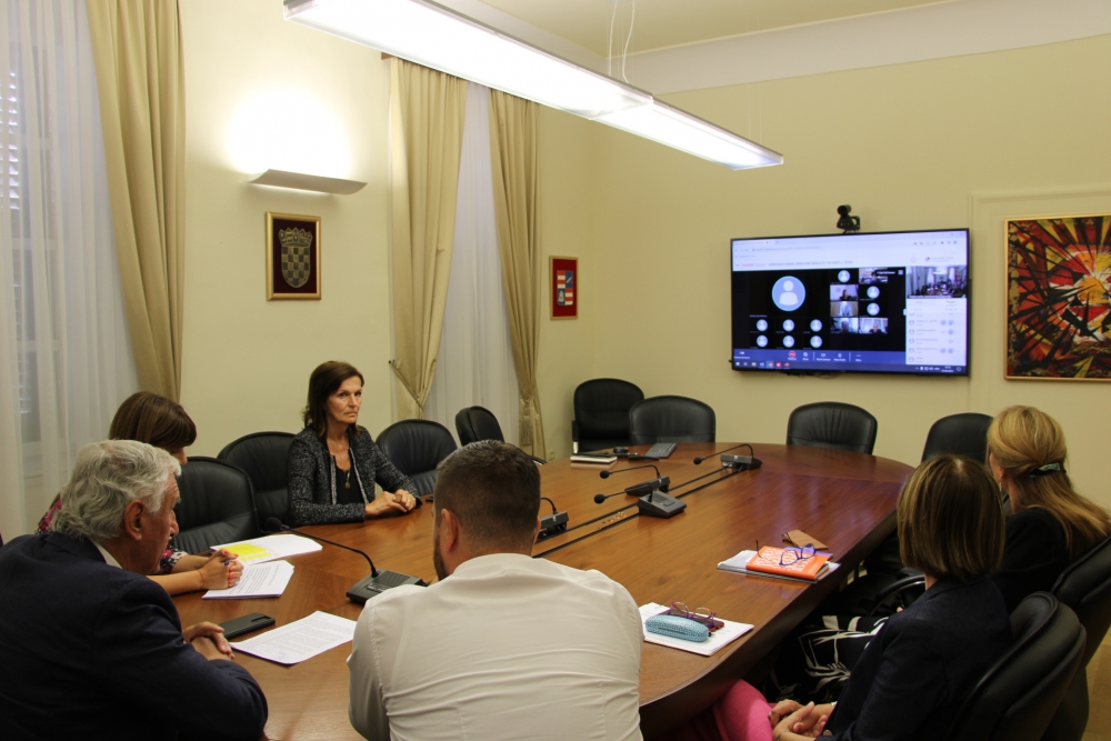 Ususret početku &scaron;kolske godine župan održao sastanke s ravnateljima osnovnih i srednjih &scaron;kola